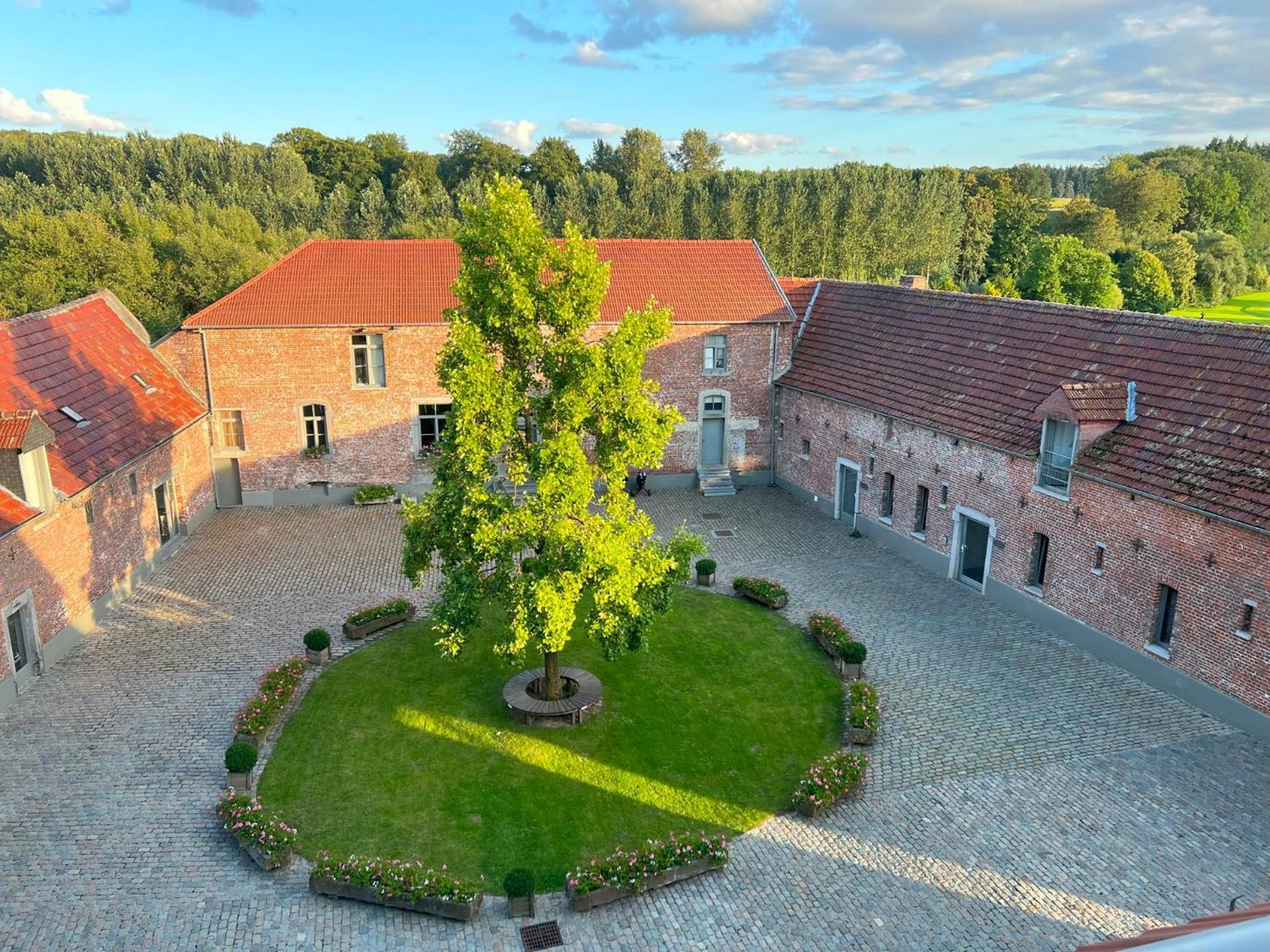 Hotel Relais De L'Empereur Genappe Esterno foto